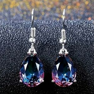 💥4/$10  Beautiful multicolored stone silver dangling earri…